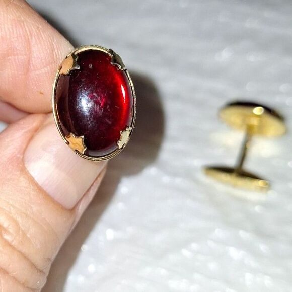 A Vintage Pair of Red Glass Men's Cufflinks Gold Tone Formal Accessories - Picture 6 of 9
